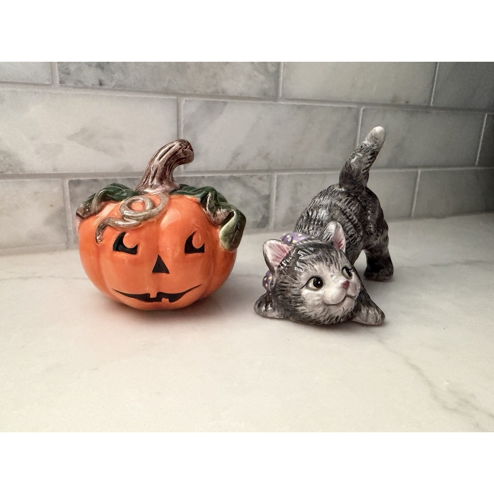 Fitz and Floyd Halloween Kitty Pumpkin Salt Pepper Shakers Set